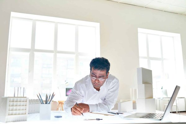 Quels hébergements en Toscane offrent des ateliers de cuisine et des visites de musées?