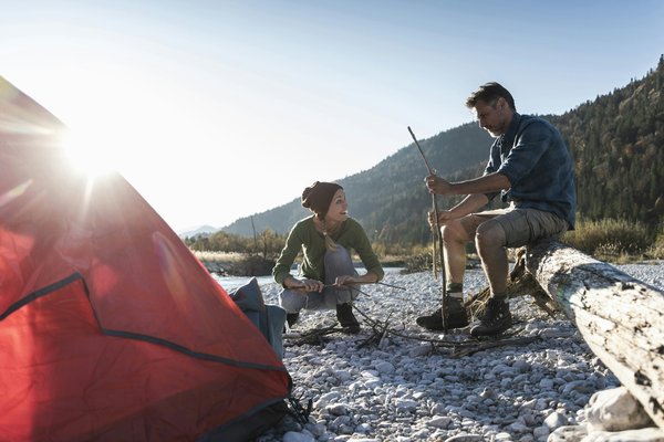Quels sont les meilleurs conseils pour camper en région volcanique active?